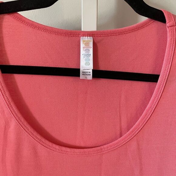 LuLaRoe Pink Short Sleeve Tunic - Picture 3 of 4